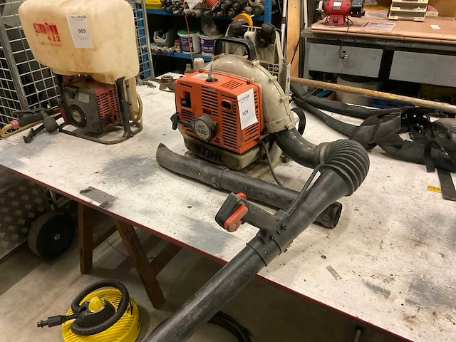 Stihl br460 benzine rugbladblazer - afbeelding 1 van  4
