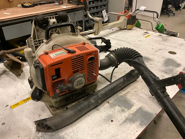 Stihl br460 benzine rugbladblazer - afbeelding 2 van  4