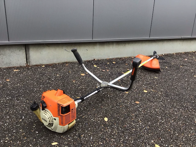 Stihl fs 120 bosmaaier - afbeelding 1 van  4