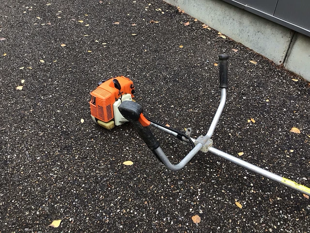 Stihl fs 120 bosmaaier - afbeelding 2 van  4