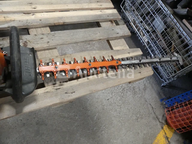 Stihl hs 832 heggenschaar - afbeelding 2 van  9