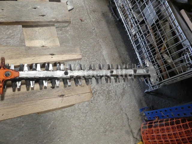 Stihl hs 832 heggenschaar - afbeelding 4 van  9