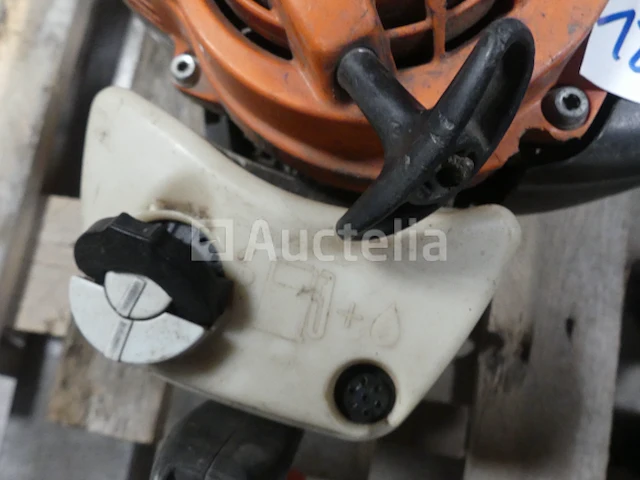 Stihl hs 832 heggenschaar - afbeelding 8 van  9