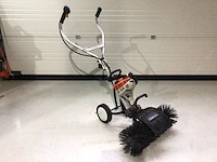 Stihl mm55 multimotor met veegborstel - afbeelding 1 van  6
