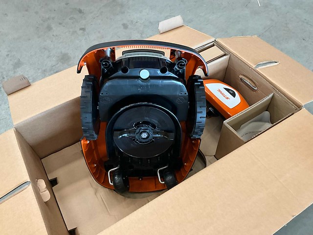 Stihl rmi 422 p robotmaaier - afbeelding 6 van  8