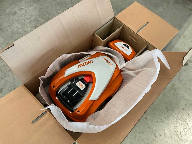 Stihl rmi 422 robotmaaier - afbeelding 4 van  8