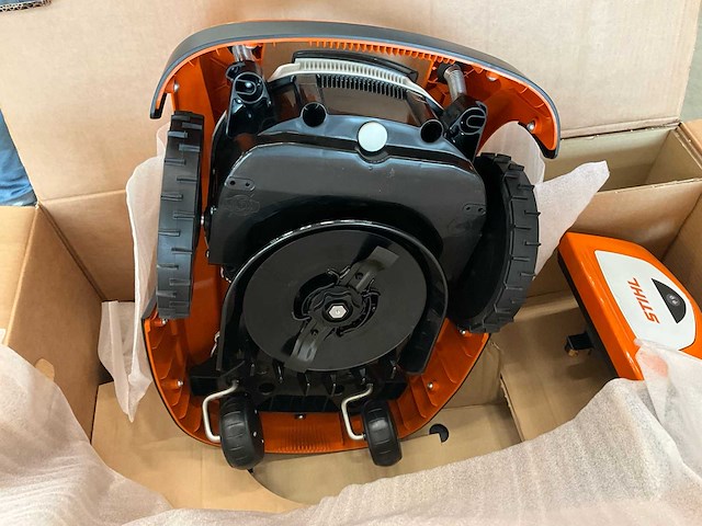 Stihl rmi 422 robotmaaier - afbeelding 5 van  8