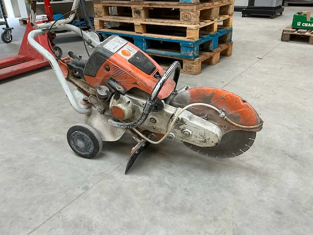 Stihl ts700 betonzaag met slijpwagen - afbeelding 1 van  6