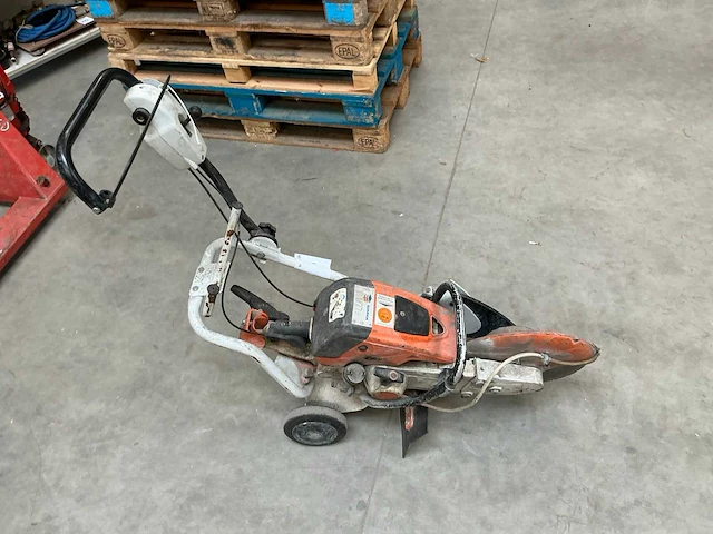 Stihl ts700 betonzaag met slijpwagen - afbeelding 3 van  6