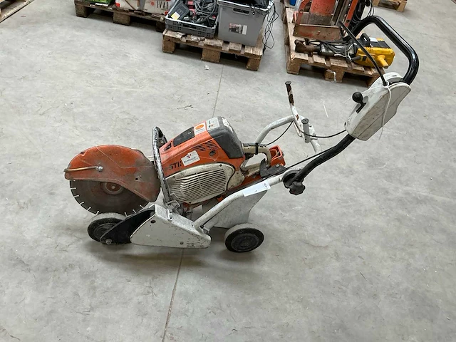 Stihl ts700 betonzaag met slijpwagen - afbeelding 4 van  6