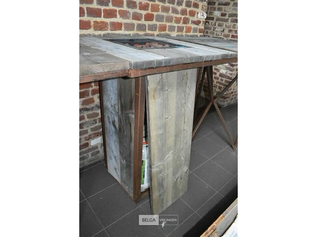Stijgerhouten staantafel met haard en stenen op gas - afbeelding 3 van  3