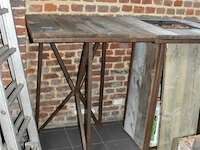 Stijgerhouten staantafel met metalen onderstel afm ± 78x78x112. - afbeelding 1 van  1
