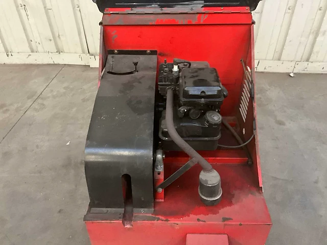 Still zelfrijdende veegmachine benzine motor - afbeelding 8 van  10