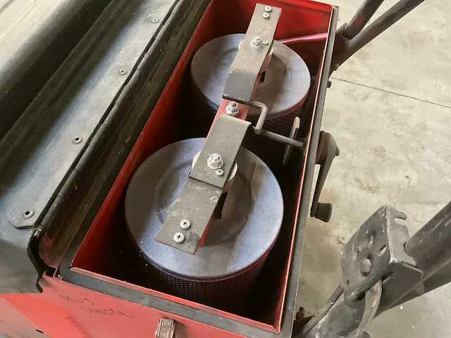 Still zelfrijdende veegmachine benzine motor - afbeelding 9 van  10