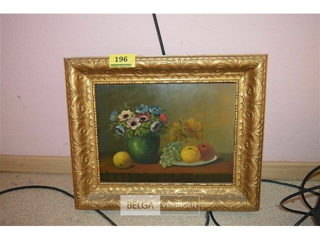 Stilleven schilderij met een vaas vol bloemen en een schaal met fruit - afbeelding 1 van  2