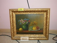 Stilleven schilderij met een vaas vol bloemen en een schaal met fruit - afbeelding 1 van  2