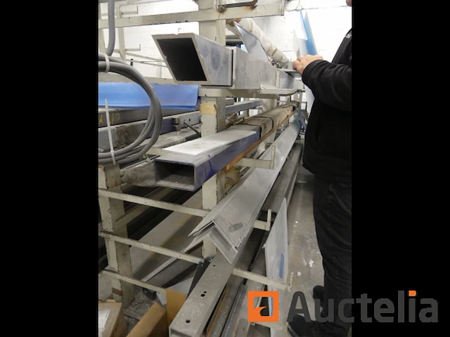 Stock overblijfsel van stalen profielen - afbeelding 1 van  6