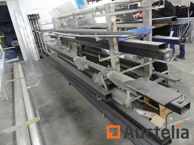 Stock overblijfsel van stalen profielen - afbeelding 2 van  6