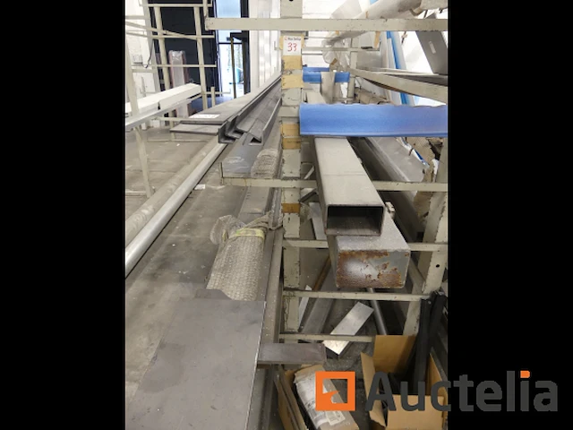 Stock overblijfsel van stalen profielen - afbeelding 6 van  6