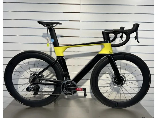 Stockverkoop exclusieve fietsen + onderdelen