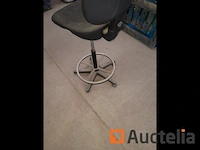 Stoel op zwenkwielen - afbeelding 4 van  4