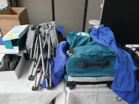 Stoel, tas, schoenen - afbeelding 1 van  3