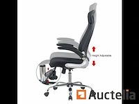 Stoel van zwart draaibaar gaas bureautafel, ergonomisch - afbeelding 2 van  4