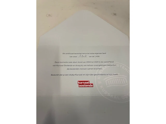 "stoel voor het goede doel" collector item : iconische rode stoel uit het kursaal oostende ( stoel nummer 1205 ) - afbeelding 11 van  13