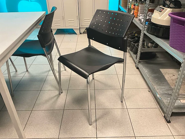 Stoelen en barkruk - afbeelding 2 van  3