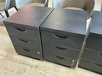 Stoelen en ladekasten - afbeelding 5 van  8