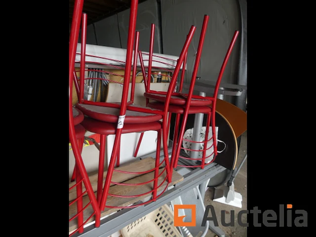 Stoelen en tafelpoten - afbeelding 2 van  4