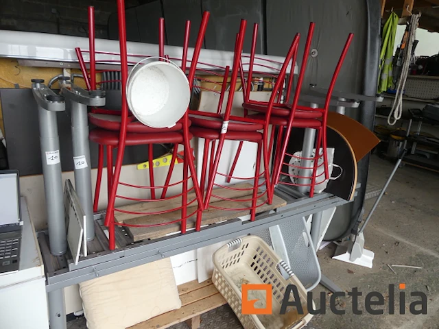 Stoelen en tafelpoten - afbeelding 3 van  4