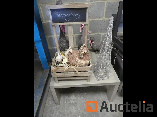 Stoelen, salontafel en decoratieve voorwerpen - afbeelding 2 van  4