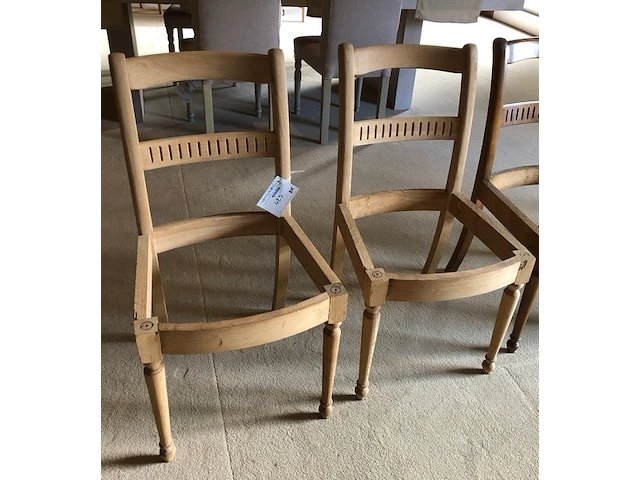 Stoelen - afbeelding 1 van  4