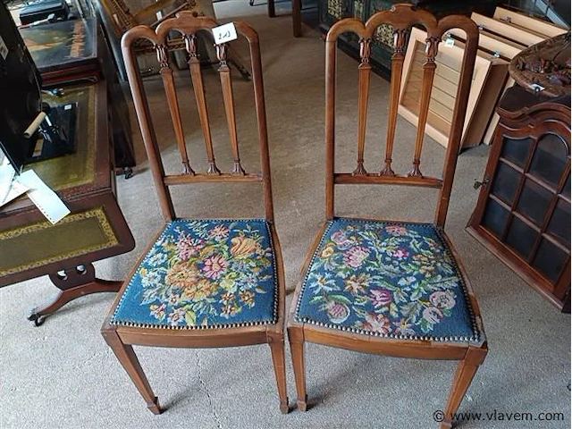 Stoelen - afbeelding 1 van  3