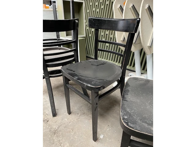 Stoelen - afbeelding 2 van  3