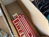 Stoffen logo's pirelli - afbeelding 2 van  2