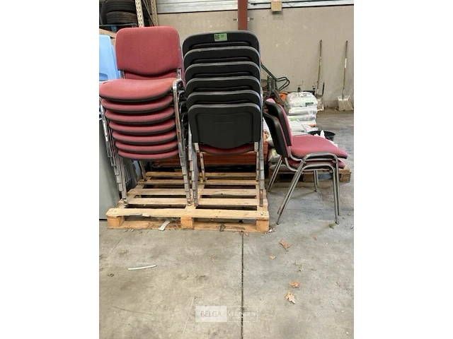 Stoffen stapelstoelen (15x) - afbeelding 1 van  5