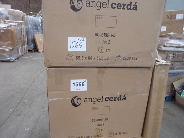 Stoffen stoel met walnoot houten poten (x6) - afbeelding 6 van  6