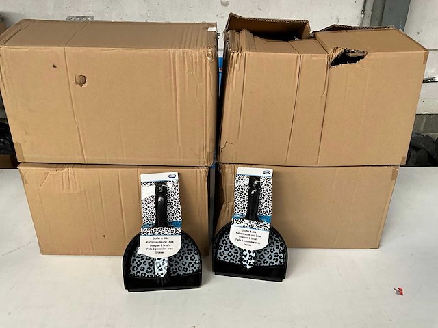 Stoffer en blik met panterprint kunststof (48x) - afbeelding 1 van  5