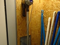 Stofzuiger dyson + diversen - afbeelding 3 van  3