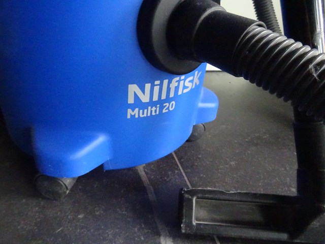 Stofzuiger nilfisk - afbeelding 2 van  3