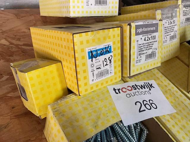 Stokeinden staalnagels houtschroeven - afbeelding 7 van  10