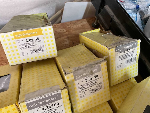 Stokeinden staalnagels houtschroeven - afbeelding 9 van  10