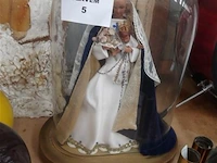 Stolp met heiligenbeeld