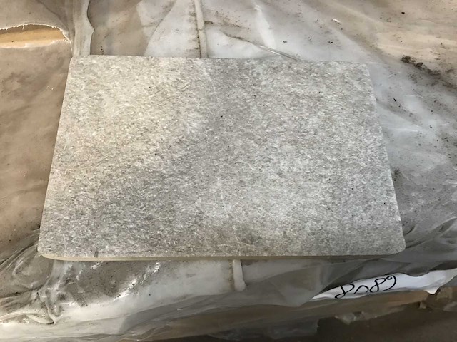 Stone mix grey grip partij ca 37,8 m2 - afbeelding 1 van  3