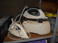 Stoomgenerator nova, stoomstrijkijzer tefal, naaimachine primera, koffer met naaigerief - afbeelding 3 van  8