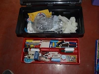 Stoomgenerator nova, stoomstrijkijzer tefal, naaimachine primera, koffer met naaigerief - afbeelding 6 van  8