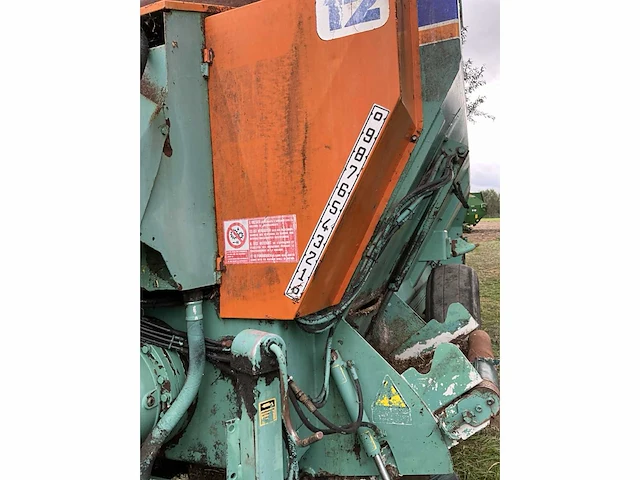 Storti bulldog voermengwagen - afbeelding 3 van  19