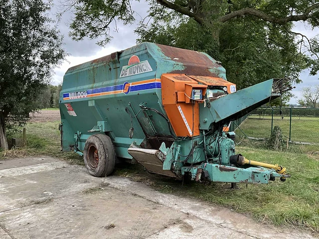 Storti bulldog voermengwagen - afbeelding 1 van  19